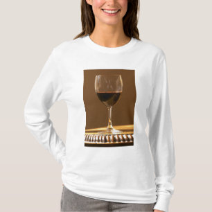 Camiseta Un vaso de tinto Chateau Belgrave a la luz del sol