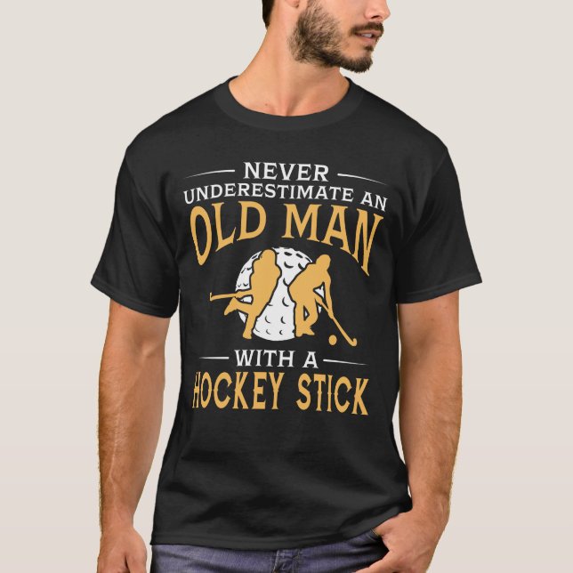 Camiseta Un viejo hombre con un palillo de hockey (Anverso)