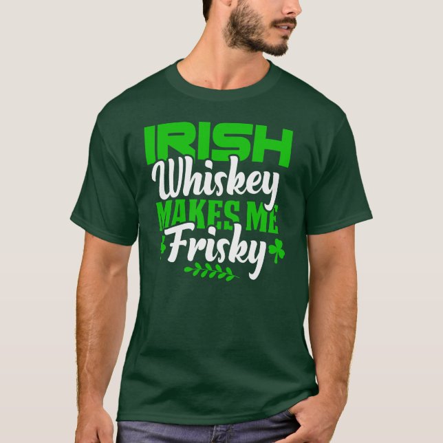 Camiseta Un Whiskey divertido me hace un día arriesgado de  (Anverso)