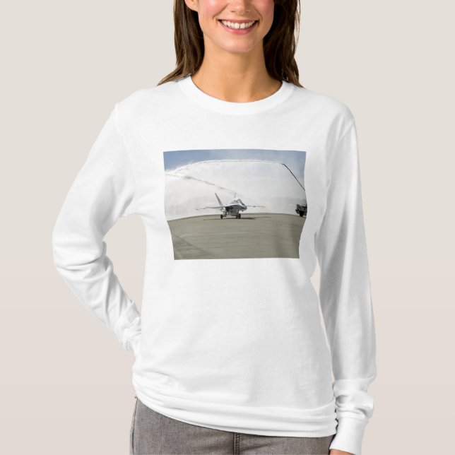 Camiseta Una aeronave F-18 (Anverso)