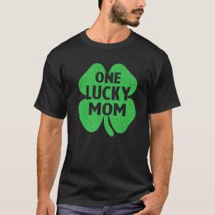 Camiseta Una afortunada mamá St Patricks Day Mamá Shamrock
