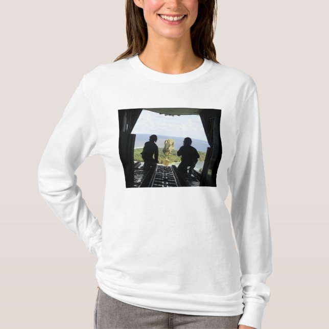 Camiseta Una caja de artículos humanitarios (Anverso)