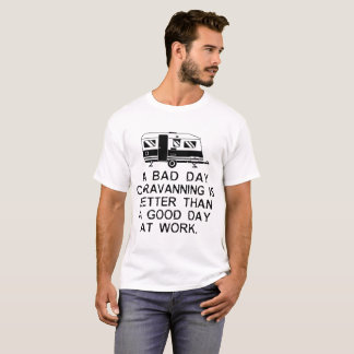 Camiseta Una caravana que acampa divertida para hombre A de