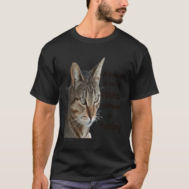 Camiseta Una Casa No Es Un Hogar Sin Un Gato Con Pestaña (Anverso)