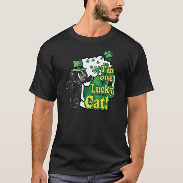 Camiseta Una cerveza 🍀 afortunada que bebe un gato irlandé (Anverso)