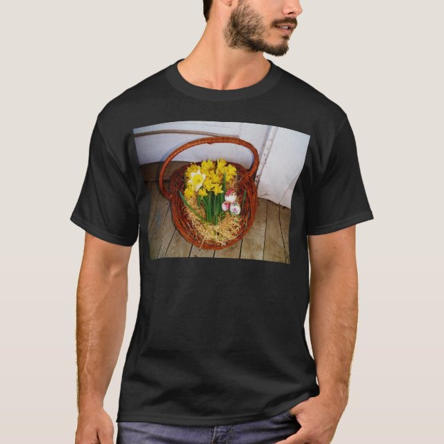 Camiseta Una cesta de folletos amarillos y huevo de Pascua  (Anverso)