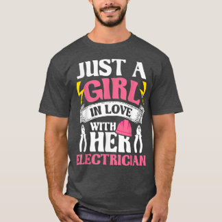 Camiseta Una Chica Enamorada De Su Electricista Usando Elec