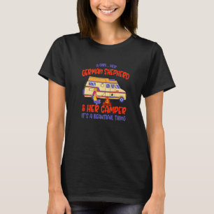Camiseta Una chica su pastor alemán y su autocaravana Shepa