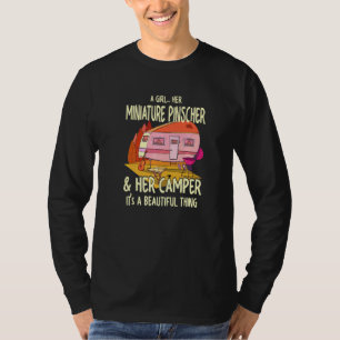 Camiseta Una chica su pinscher miniatura y su autocaravana 