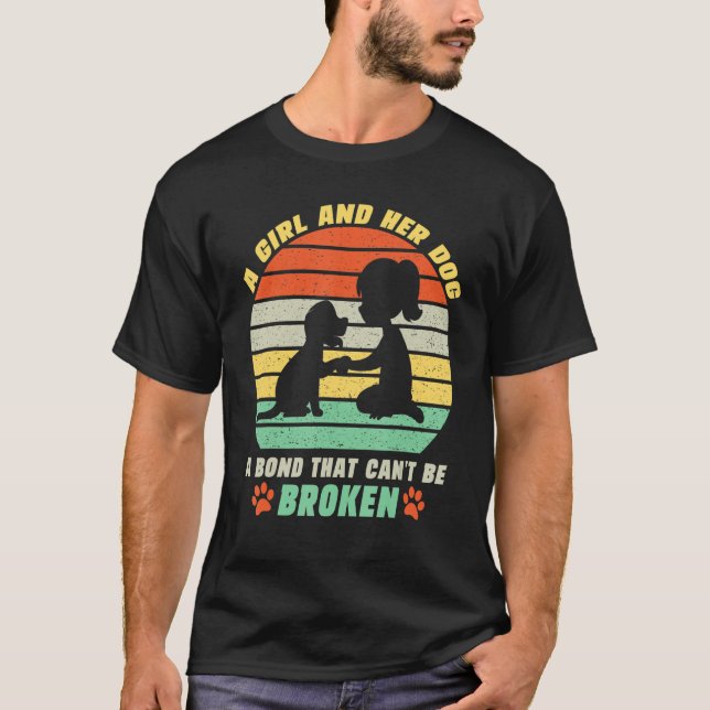 Camiseta Una Chica y su perro un bono que no puede ser un p (Anverso)