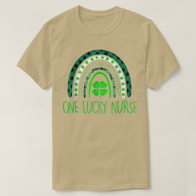 Camiseta Una enfermera afortunada Rainbow Shamrock St Patri (Diseño del anverso)