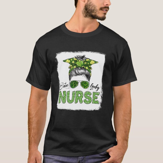 Camiseta Una enfermera desordenada Bun Shamrock St Patricks (Anverso)