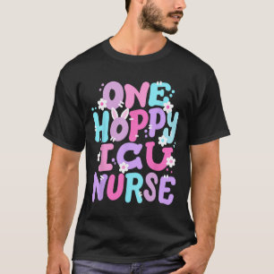 Camiseta Una Enfermera Icu Retro Groovy feliz Bunn de Pascu