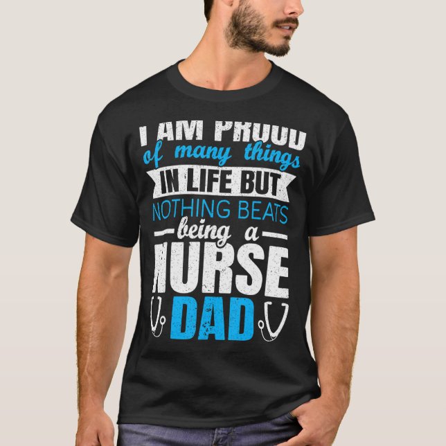 Camiseta Una Enfermera Orgullosa Dice (Anverso)