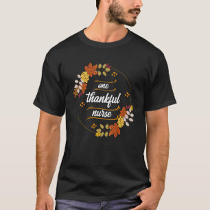 Camiseta Una enfermera que practica el ejercicio simple de 