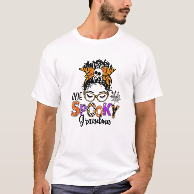 Camiseta Una espeluznante abuela desordenada Bun Leopard Ha (Anverso)