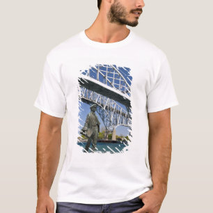 Camiseta Una estatua de Thomas Edison del artista local Min