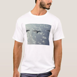 Camiseta Una formación de la tres-nave de los rapaces F-22