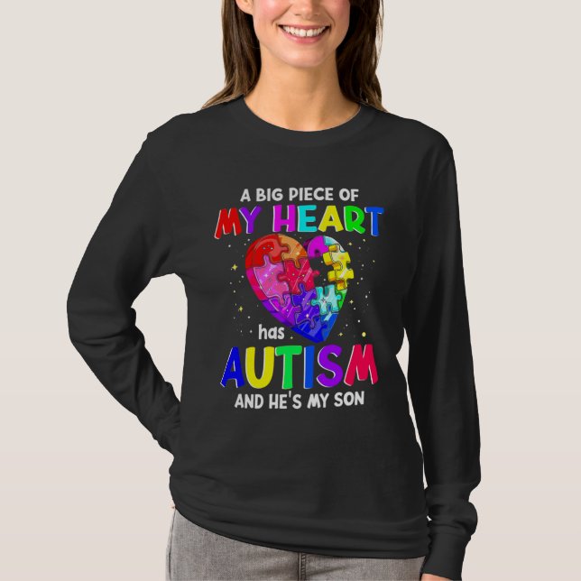 Camiseta Una Gran Pieza De Amor Tiene Autismo Y Es Mi Hijo (Anverso)