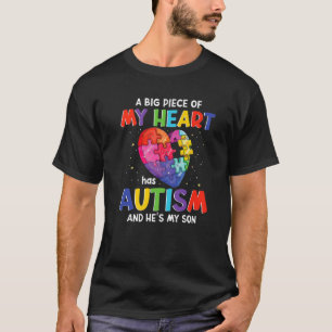 Camiseta Una gran pieza de mi corazón tiene autismo y es mi