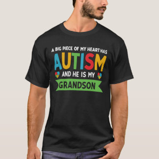 Camiseta Una gran pieza de mi corazón tiene autismo y es mi