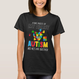 Camiseta Una gran pieza de mi corazón tiene autismo y es mi