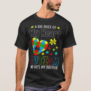 Camiseta Una Gran Pieza De Mi Corazón Tiene Autismo Y Su He