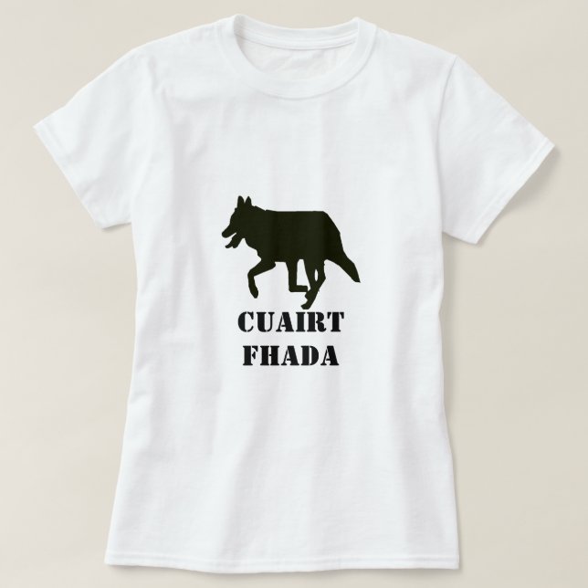 Camiseta una larga caminata en la fhada de la cocina gaélic (Diseño del anverso)