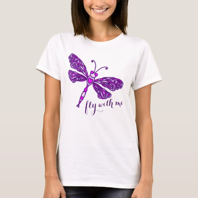 Camiseta Una libélula morada estilizada vuela con una camis (Anverso)