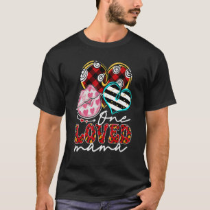 Camiseta Una mamá querida besando el corazón rojo roto en S