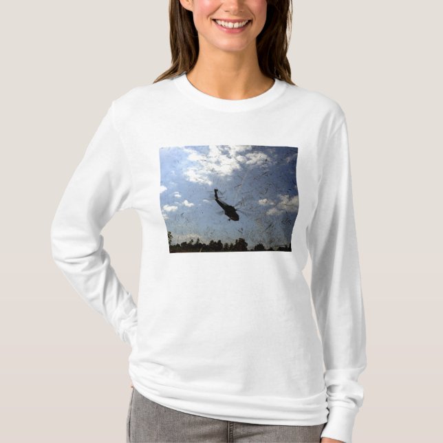 Camiseta Una marina de guerra estadounidense HH-60 Seahawk (Anverso)