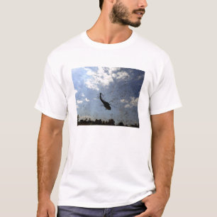 Camiseta Una marina de guerra estadounidense HH-60 Seahawk