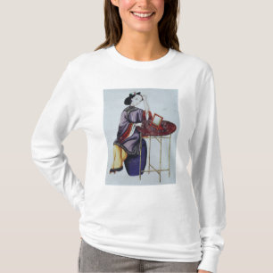 Camiseta Una mujer china que arregla su pelo