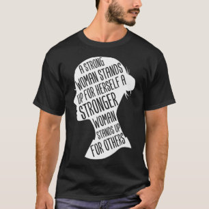 Camiseta Una mujer fuerte se defiende ante otros más fuerte