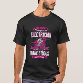 Camiseta Una mujer orgullosa de ser cómica de un electricis