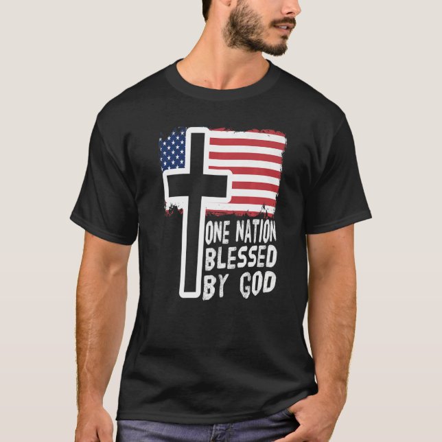 Camiseta una nación bajo el dios jesus la bandera de los ho (Anverso)