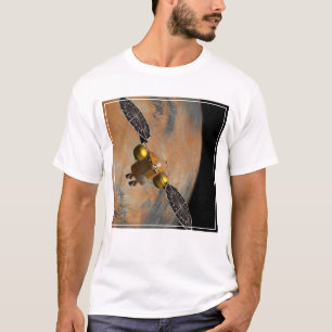 Camiseta Una nave espacial orbitando Marte.