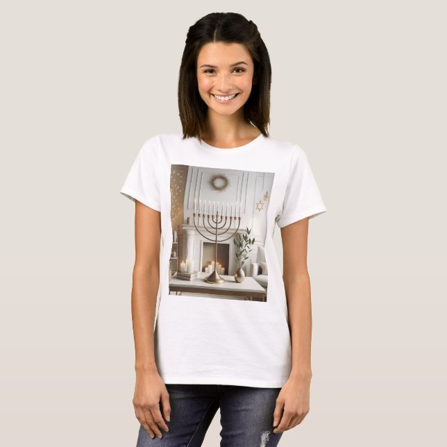 Camiseta una pared que tiene una vela que dice menorah sobr (Anverso completo)