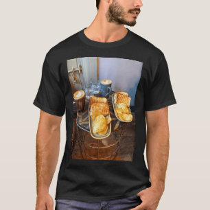 Camiseta Una pequeña pecera en una gran taza de café Liverp