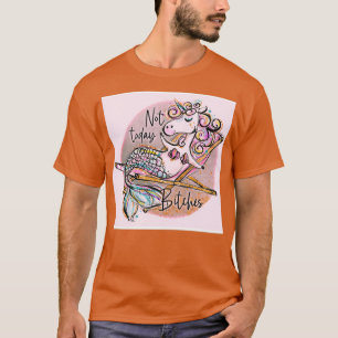 Camiseta Una pequeña sirena unicornio relajándose en la sil