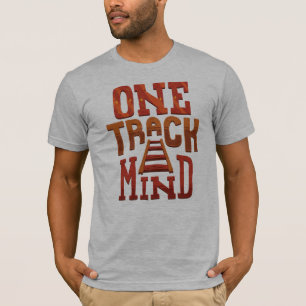 Camiseta Una pista de juego mental en la Novedad de palabra