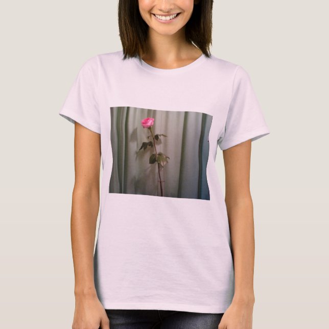Camiseta Una rosa rosa simple (Anverso)