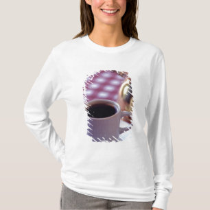 Camiseta Una taza de café árabe. Siria. Medio