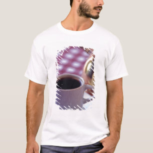 Camiseta Una taza de café árabe. Siria. Medio