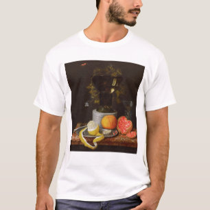 Camiseta Una vida inmóvil con un vidrio y una fruta en una