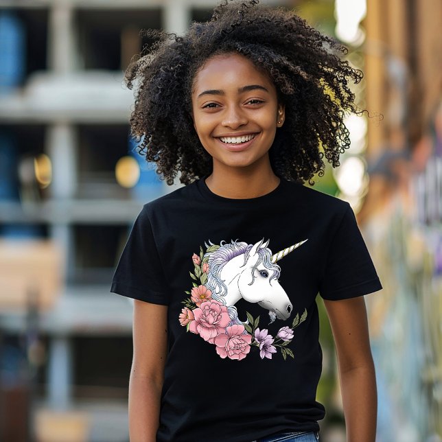 Camiseta Unicornio blanco y flores (Subido por el creador)