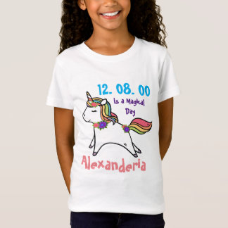 Camiseta Unicornio con flores púrpura de arcoiris Cumpleaño