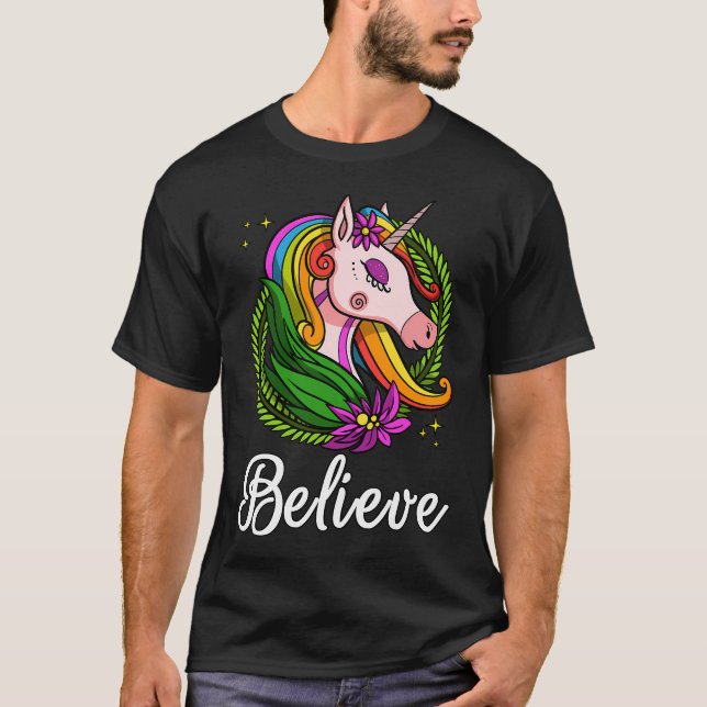 Camiseta Unicornio Cree Arcoíris Mágico (Anverso)