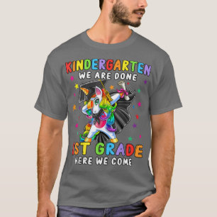 Camiseta Unicornio Dabbing Kindergarten La hicimos 1er grad