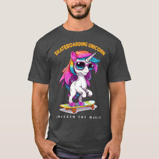 CAMISETA UNICORNIO EN MONOPATÍN